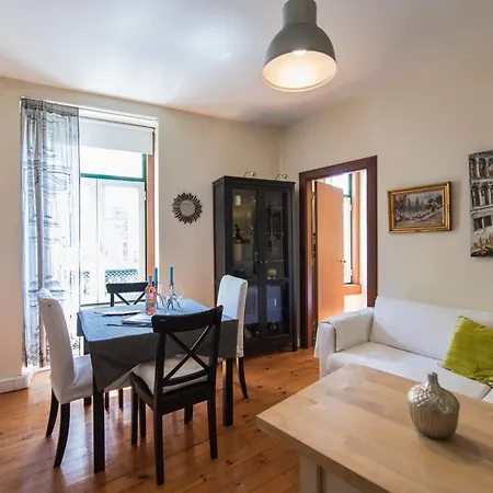 106 A - Martim Moniz * Lisbon