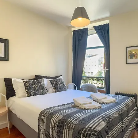 Cozy Flat Martim Moniz Апартаменты *